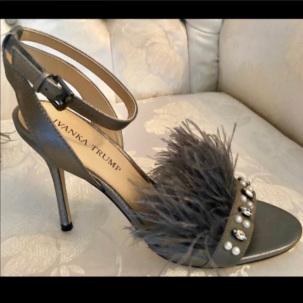I VANKA TRUMP SUEDE/JEWELED OSTRICH FEATHER HEELS - Picture 2 of 8